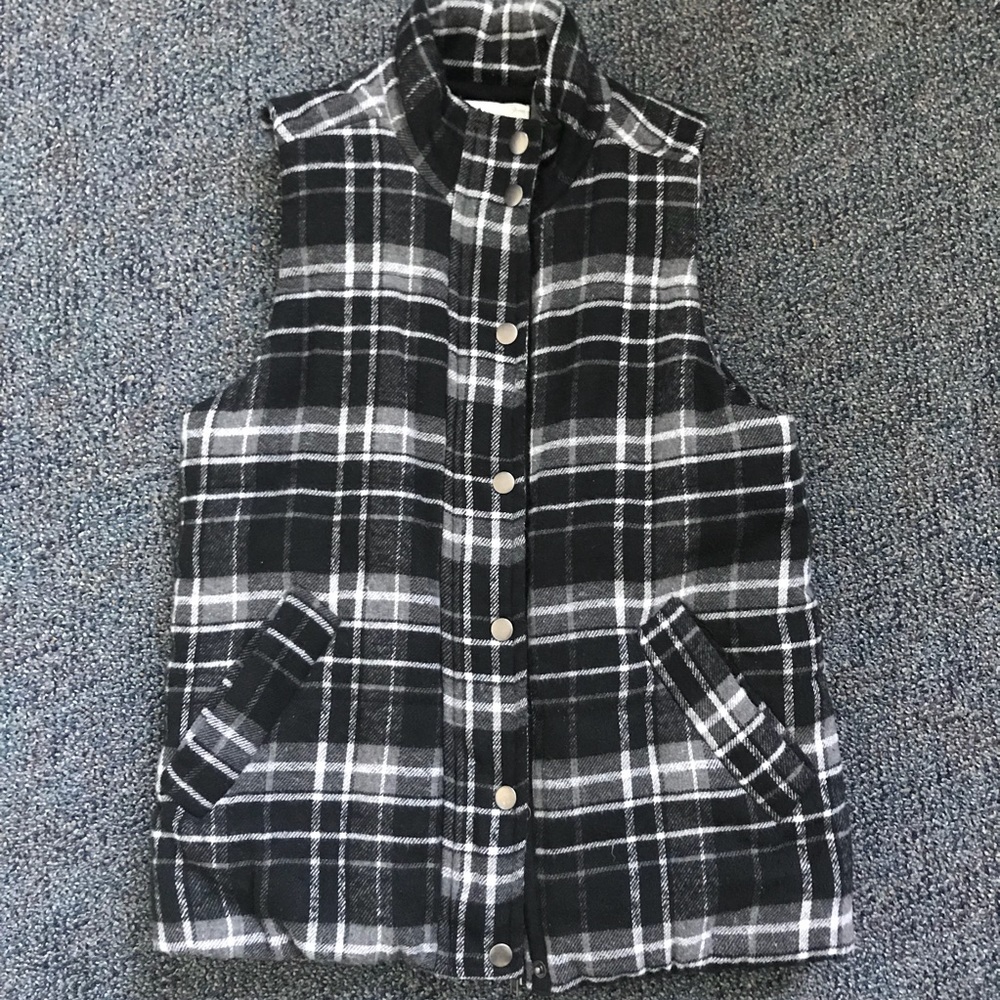 Jolt Black and White Vest